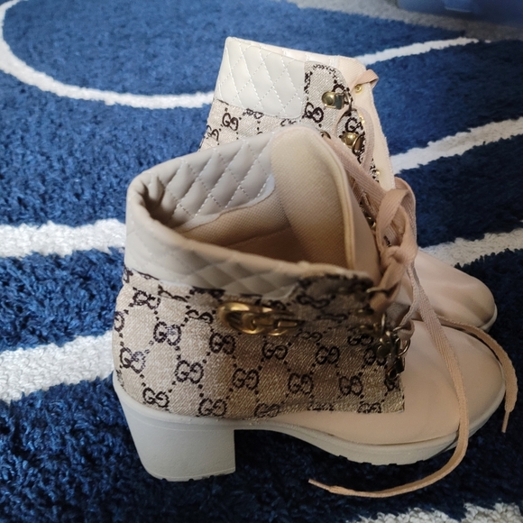 Womens boots - Picture 2 of 3